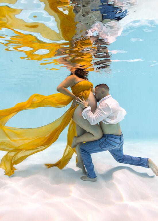 Photographie aquatique femme enceinte en Gironde